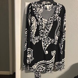 White House Black Market Black and White Patterned Blouse
